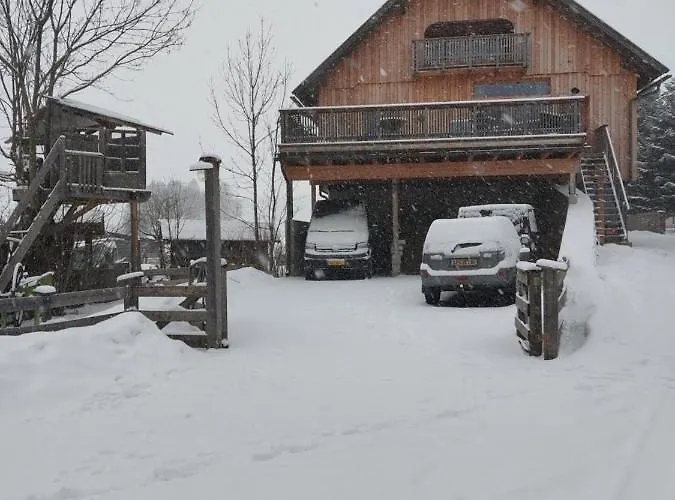 Haus Zurrik דירה *